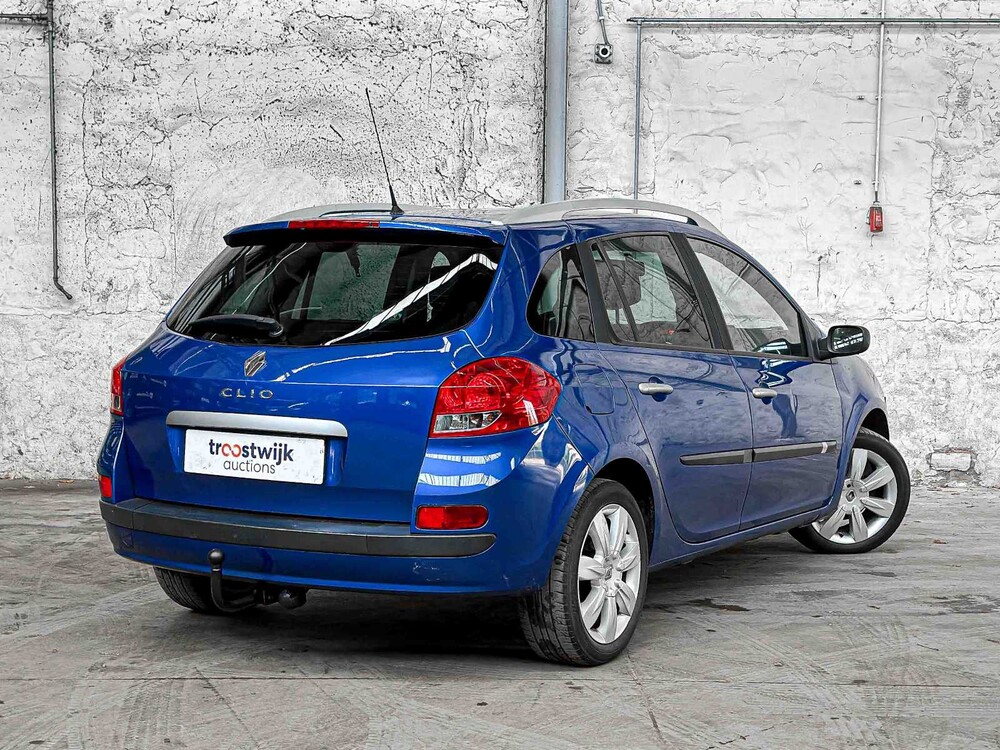 Renault Clio Estate 1.6-16V Dynamique 111hp 2008