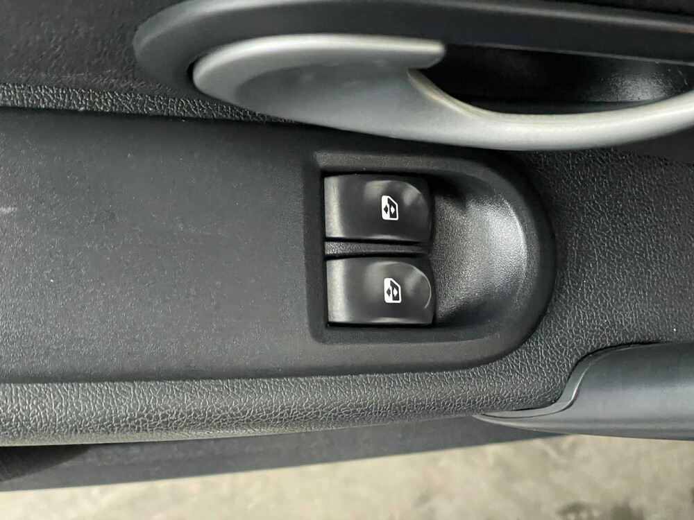 Renault Clio Estate 1.6-16V Dynamique 111hp 2008