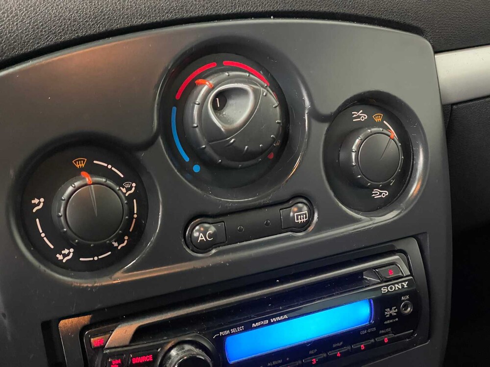 Renault Clio Estate 1.6-16V Dynamique 111hp 2008