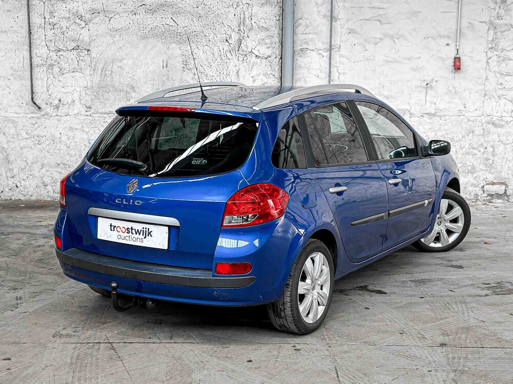 Renault Clio Estate 1.6-16V Dynamique 111hp 2008