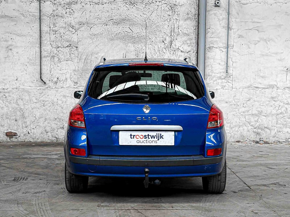 Renault Clio Estate 1.6-16V Dynamique 111hp 2008