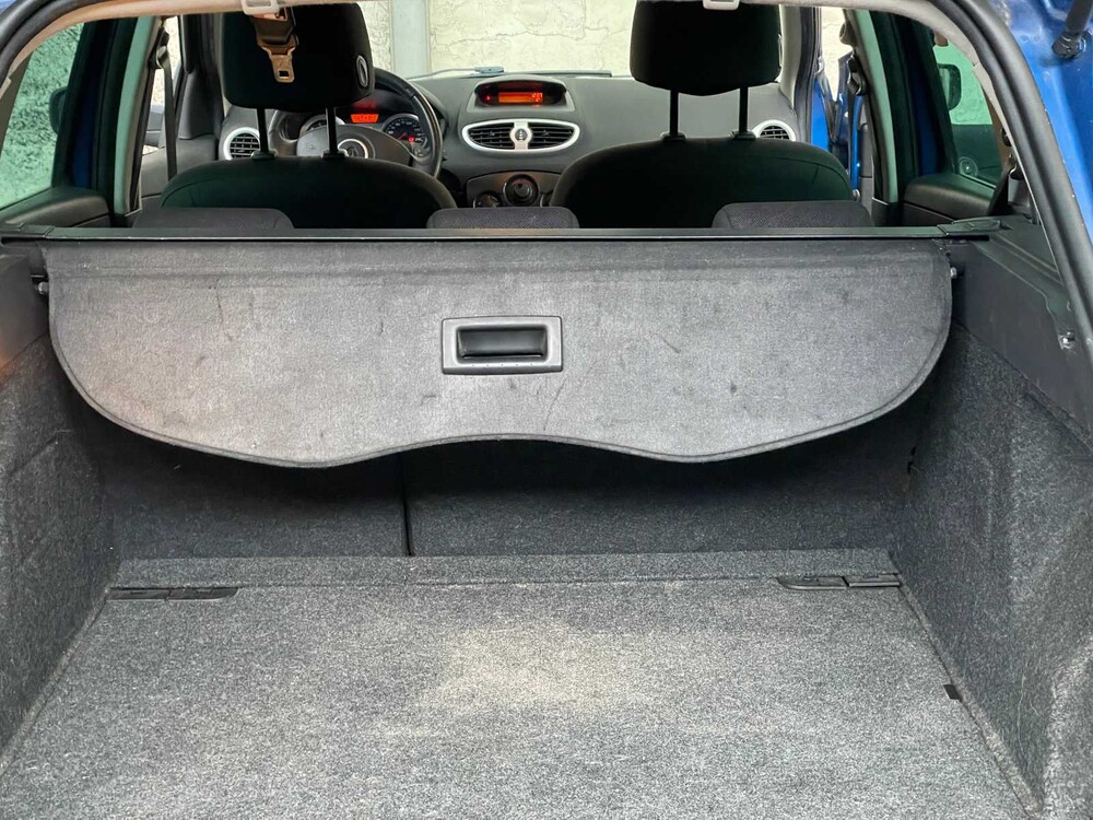Renault Clio Estate 1.6-16V Dynamique 111hp 2008