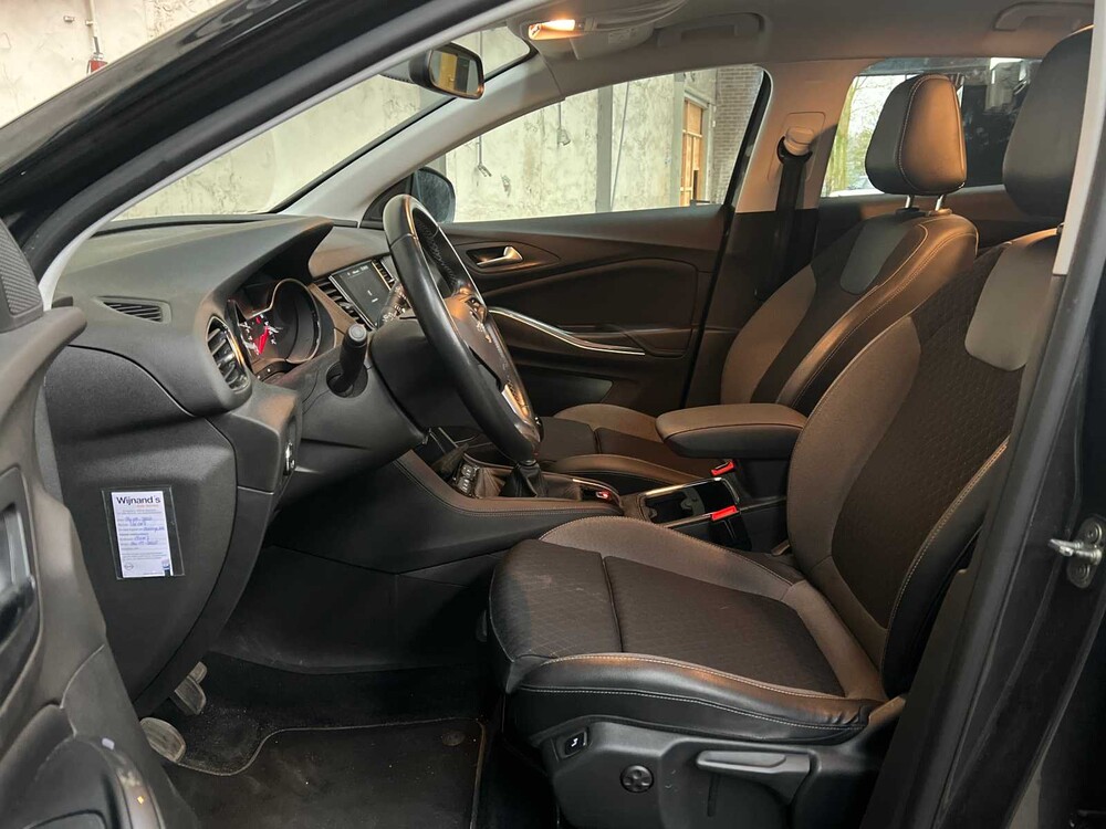 Opel Grandland X 1.2 Turbo Bus. Bsp. 131HP 2020, H-724-HP