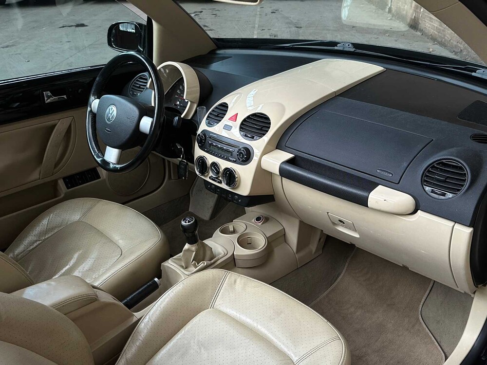 Volkswagen New Beetle Cabriolet 1.6 Highline 102pk 2005, 83-NNF-1 Youngtimer