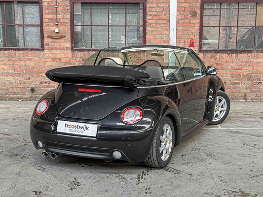 Volkswagen New Beetle Cabriolet 1.6 Highline 102pk 2005, 83-NNF-1 Youngtimer