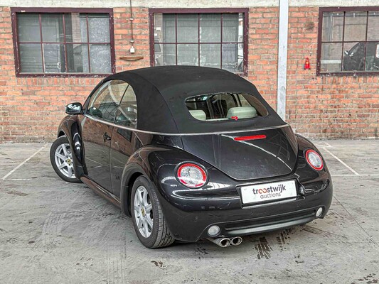 Volkswagen New Beetle Cabriolet 1.6 Highline 102pk 2005, 83-NNF-1 Youngtimer