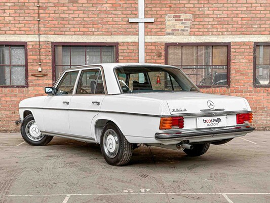 Mercedes-Benz 230.6 W114 / 8 136pk 1975, 72-YB-84