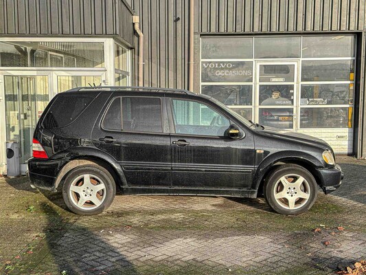 Mercedes-Benz ML55 AMG 5.4 V8 347pk 2000, KD-089-S ML-Klasse