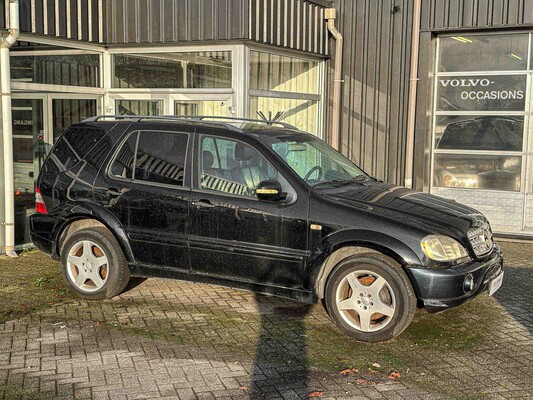 Mercedes-Benz ML55 AMG 5.4 V8 347pk 2000, KD-089-S ML-Klasse