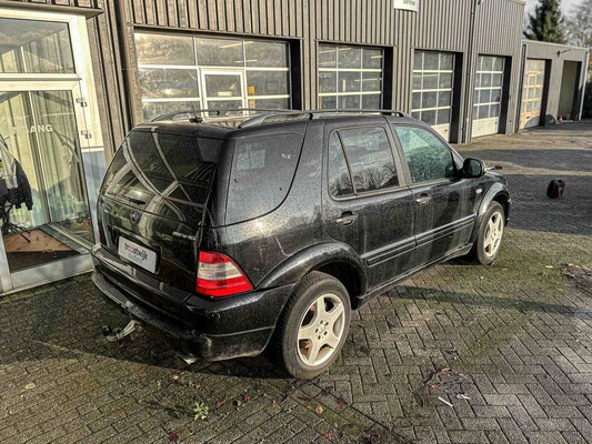 Mercedes-Benz ML55 AMG 5.4 V8 347pk 2000, KD-089-S ML-Klasse