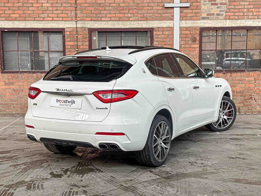 Maserati Levante SQ4 3.0 V6 424hp 2017