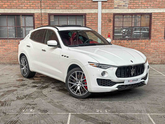 Maserati Levante SQ4 3.0 V6 424hp 2017