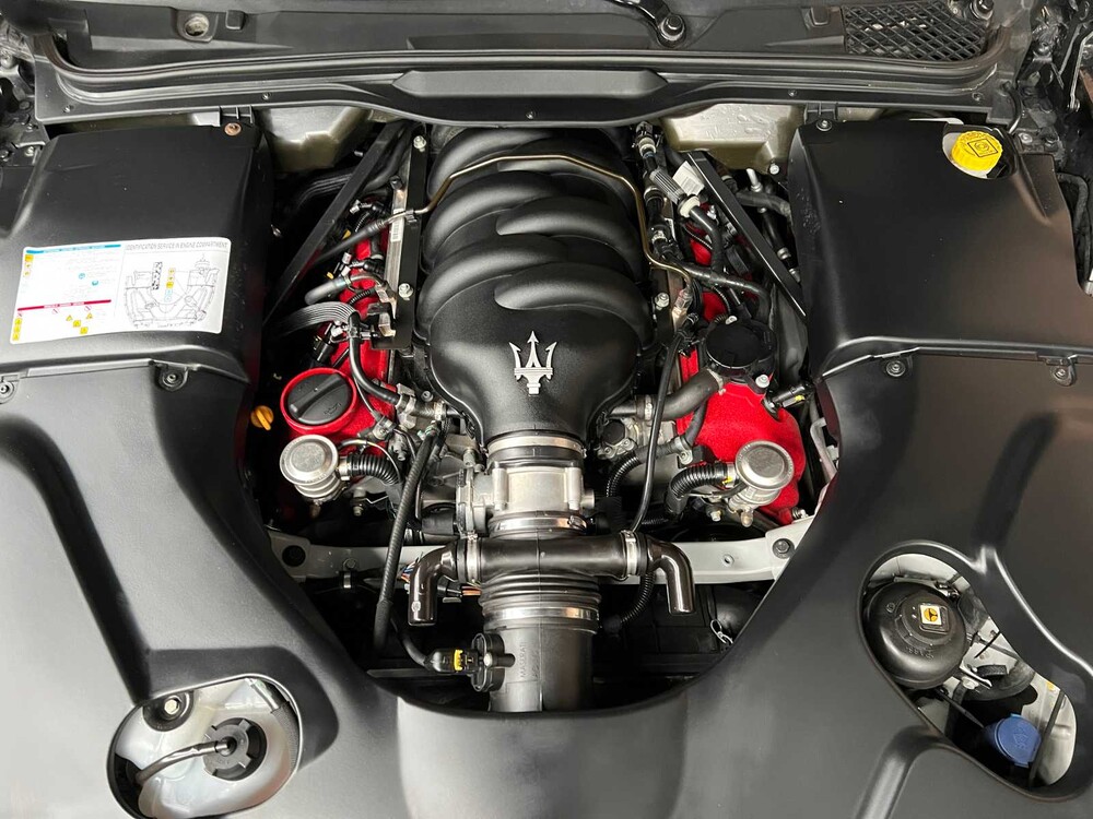 Maserat GranCabrio 4.7 V8 439hp 2011, 2-KBX-77