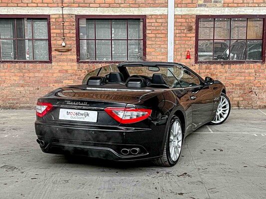 Maserat GranCabrio 4.7 V8 439PS 2011, 2-KBX-77