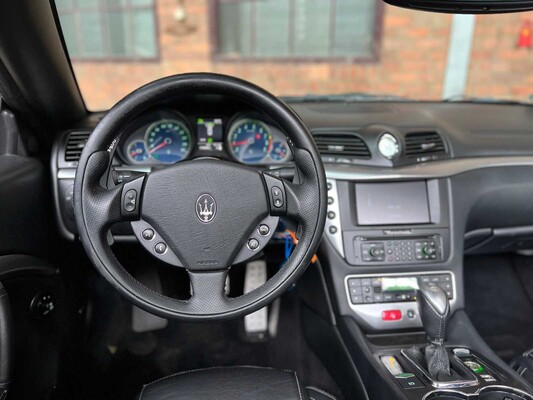 Maserat GranCabrio 4.7 V8 439PS 2011, 2-KBX-77