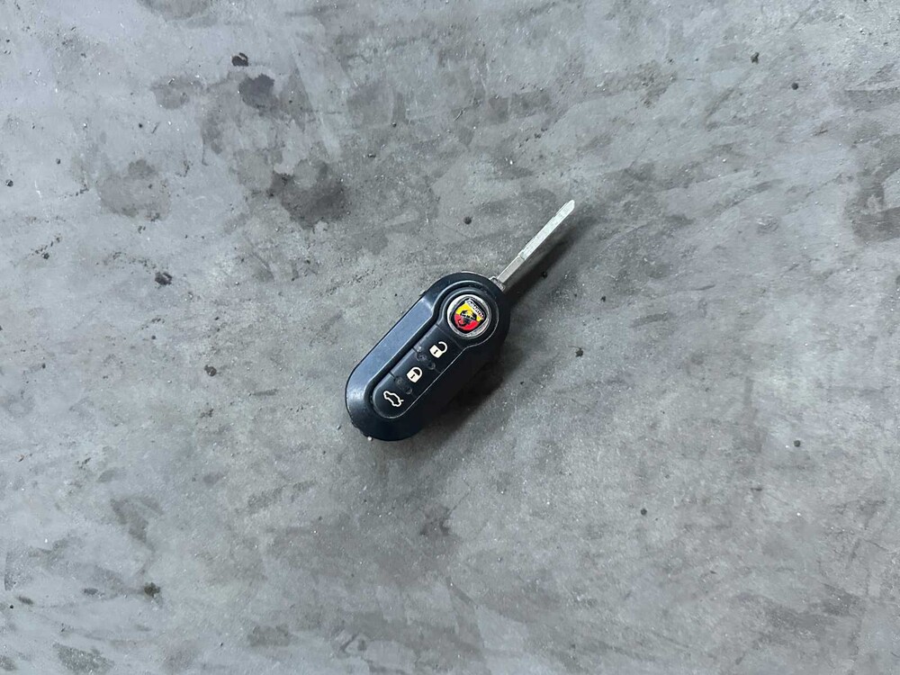 Fiat 500 Abarth 595 70th Anniversary 1.4 T-Jet 145pk 2021, X-894-VG