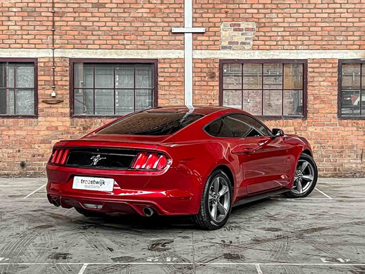 Ford Mustang 3.7 V6 300hp Coupé 2015