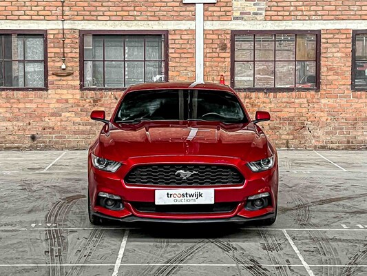 Ford Mustang 3.7 V6 300hp Coupé 2015