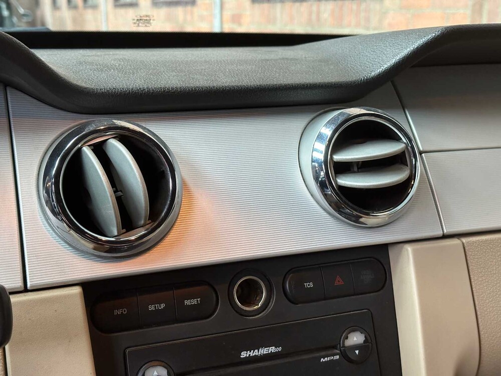 Ford Mustang GT Cabriolet 4.6 V8 305PS 2006 Youngtimer