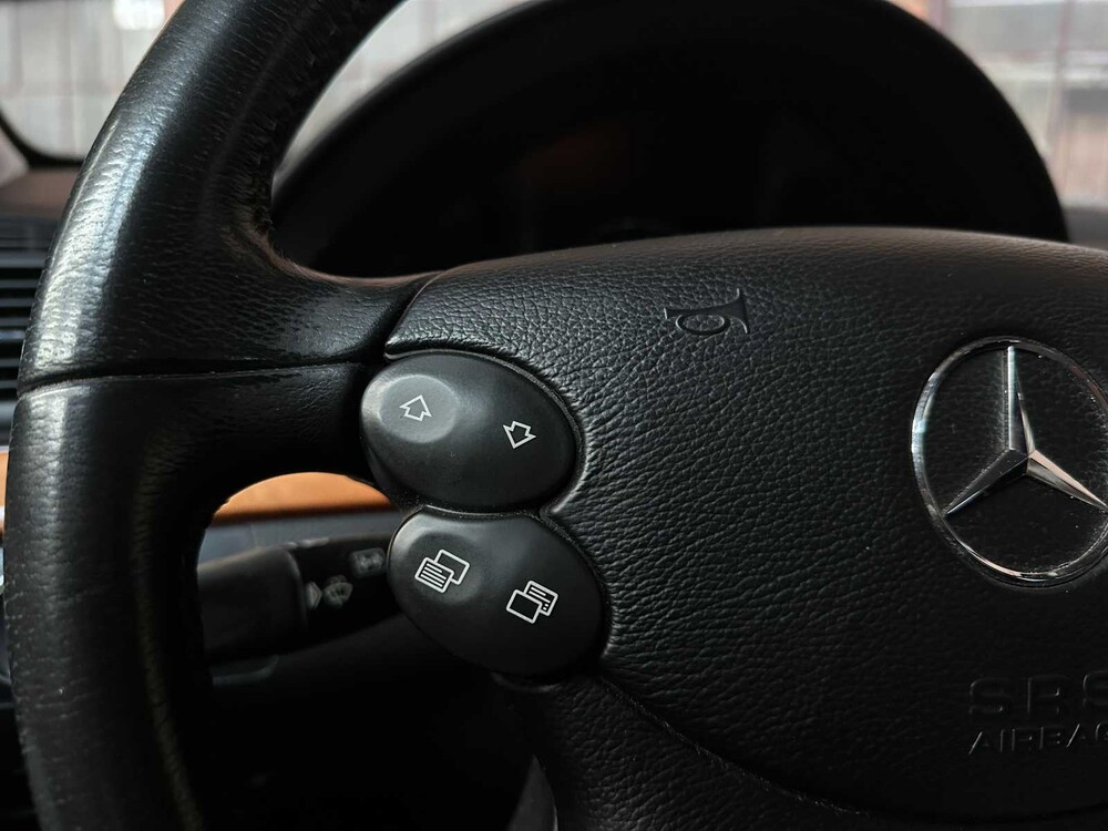 Mercedes-Benz E280 3.0 V6 Classic (Facelift) 231pk 2007 E-klasse, N-989-RF Youngtimer