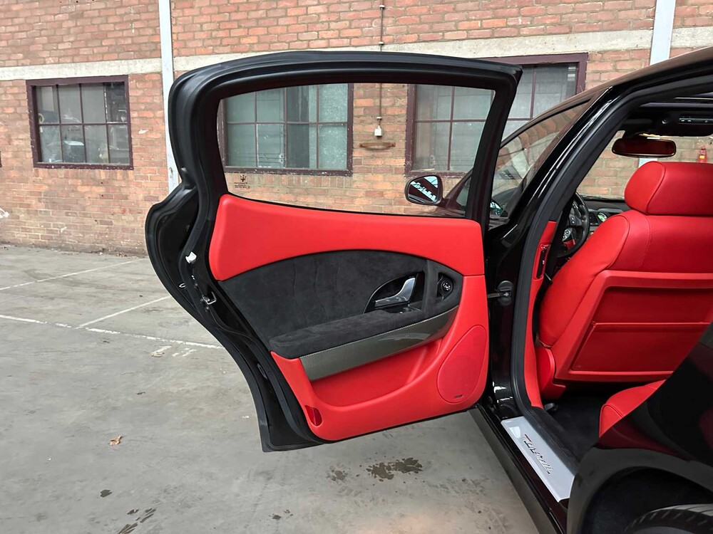 Maserati Quattroporte 4.7 V8 440PS Sport GTS '63.000km' 2010