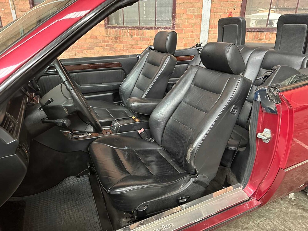 Mercedes-Benz 300 CE-24 Cabriolet 124 1993 E-Class