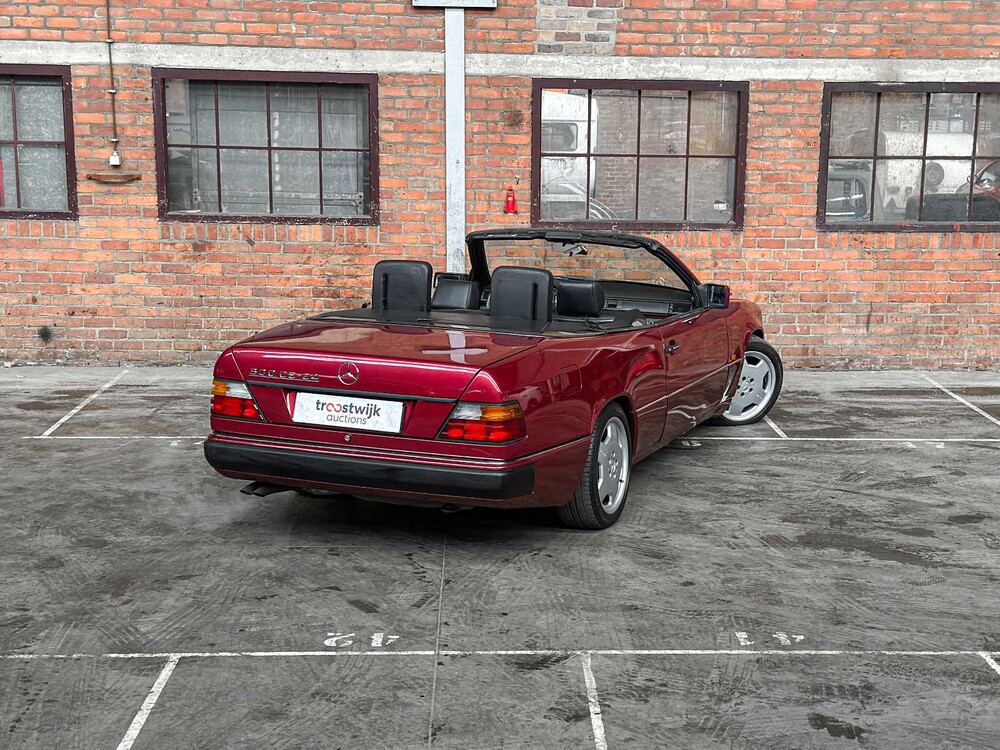 Mercedes-Benz 300 CE-24 Cabriolet 124 1993 E-Class
