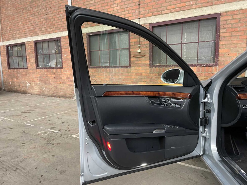 Mercedes-Benz S500 Prestige Plus 5.5 V8 W221 387PS 2006, 76-SK-HB Youngtimer