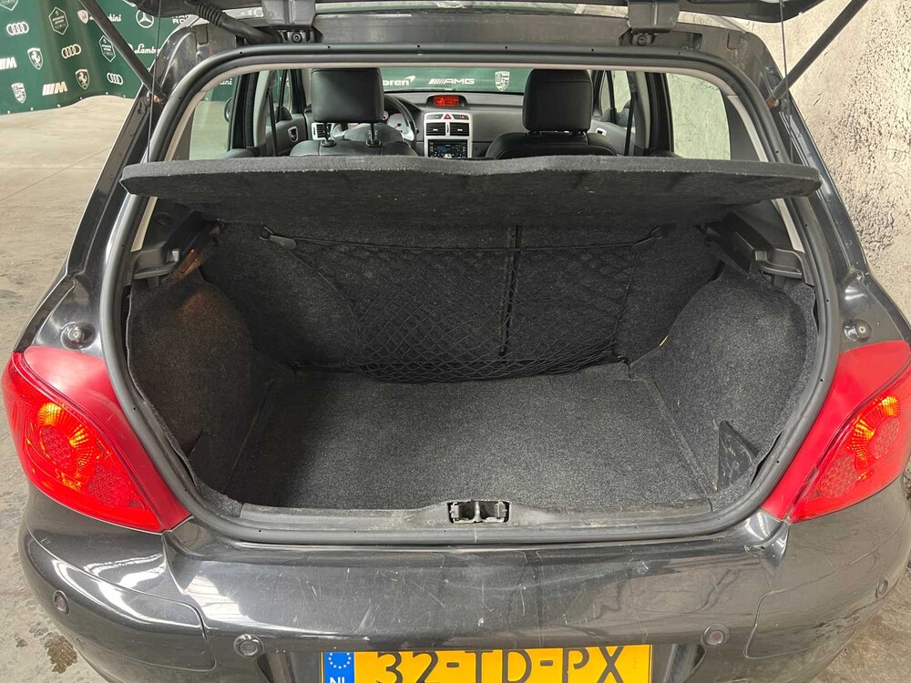 Peugeot 307 1.6-16V Griffe 109hp 2006, 32-TD-PX