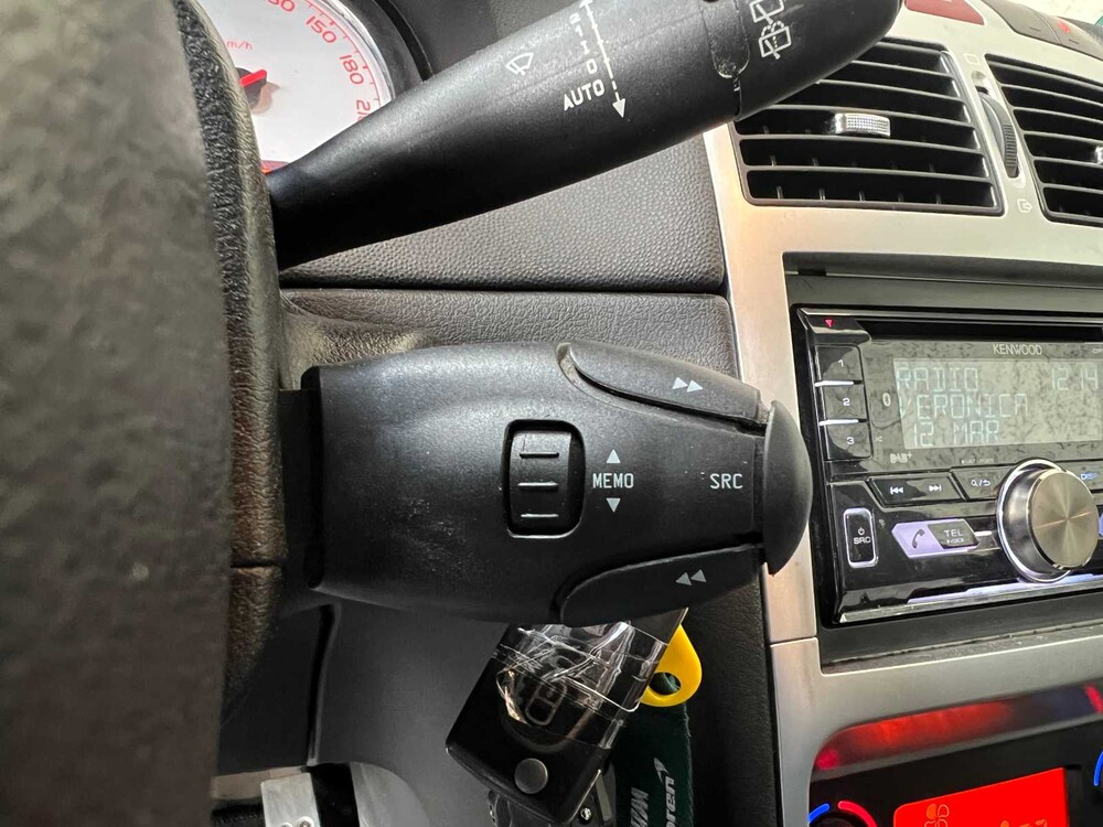 Peugeot 307 1.6-16V Griffe 109hp 2006, 32-TD-PX