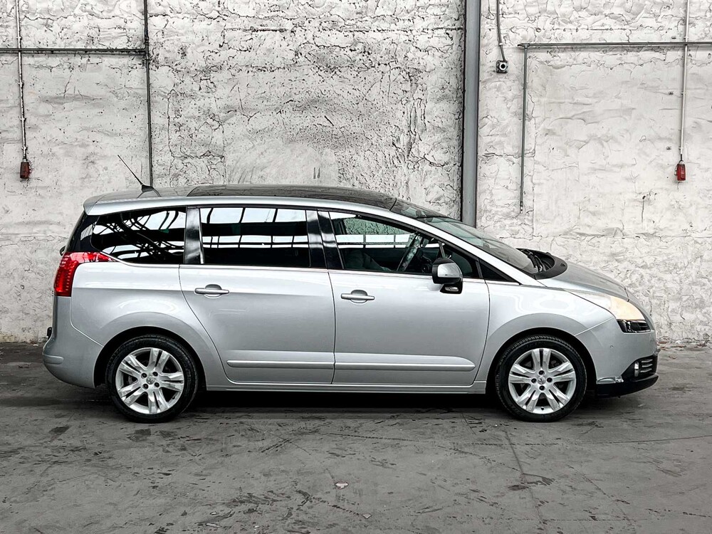 Peugeot 5008 1.6 THP GT 7p. 156hp 2010, 54-NNT-1