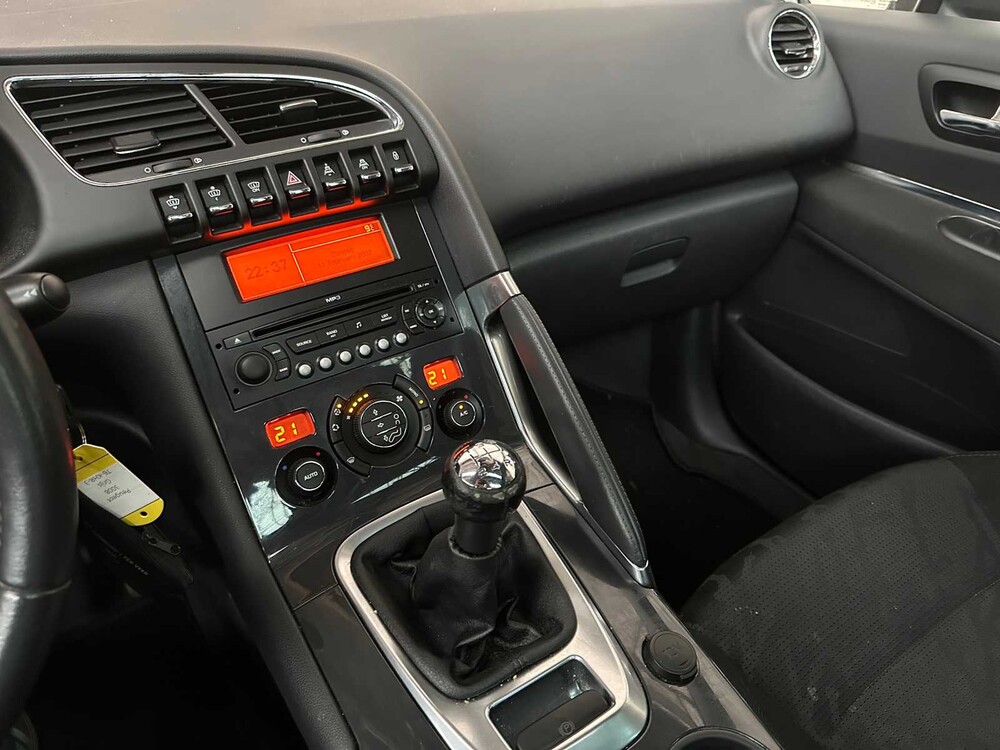 Peugeot 3008 1.6 VTi Première 120hp 2010, 76-KHR-3