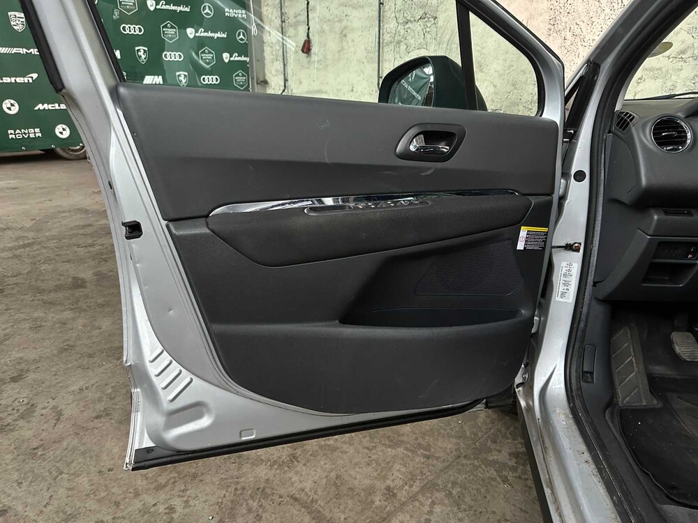 Peugeot 3008 1.6 VTi Première 120hp 2010, 76-KHR-3