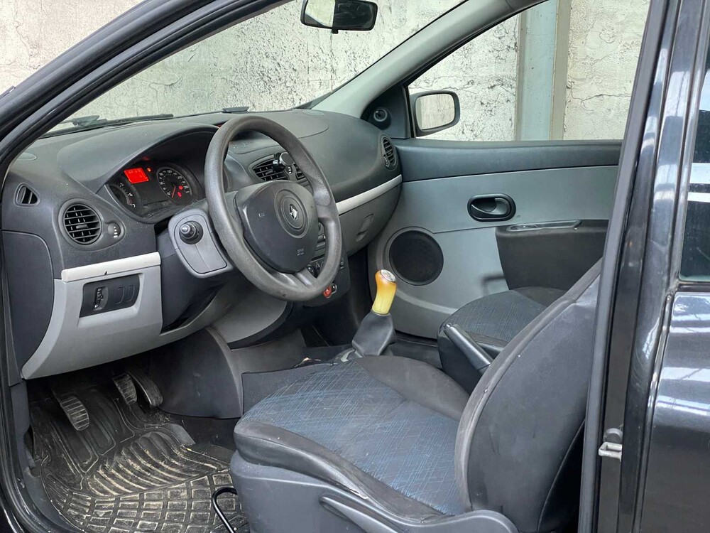 Renault Clio 1.2-16V Expression 75PS 2006, 27-TD-VH