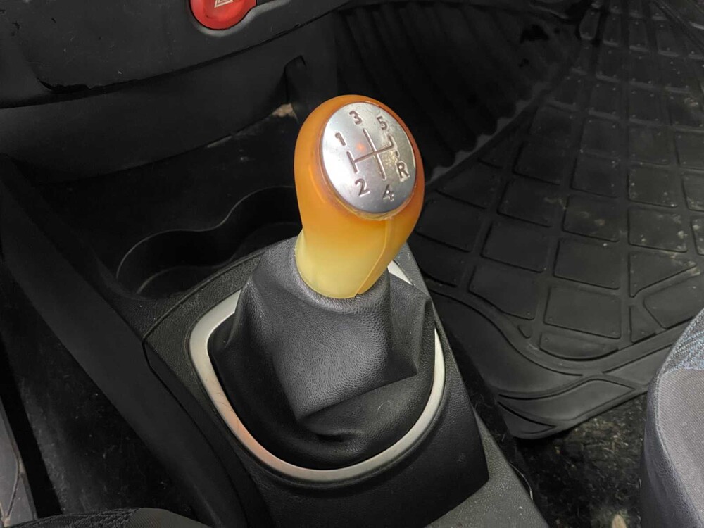 Renault Clio 1.2-16V Expression 75PS 2006, 27-TD-VH