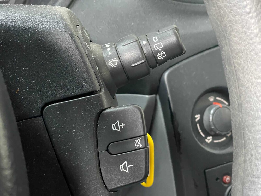 Renault Clio 1.2-16V Expression 75PS 2006, 27-TD-VH