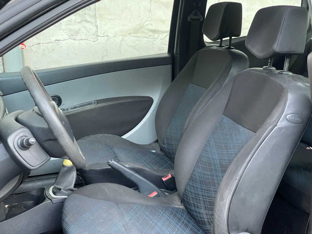 Renault Clio 1.2-16V Expression 75PS 2006, 27-TD-VH