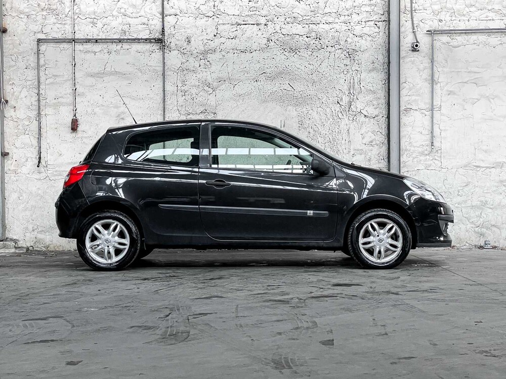 Renault Clio 1.2-16V Expression 75PS 2006, 27-TD-VH