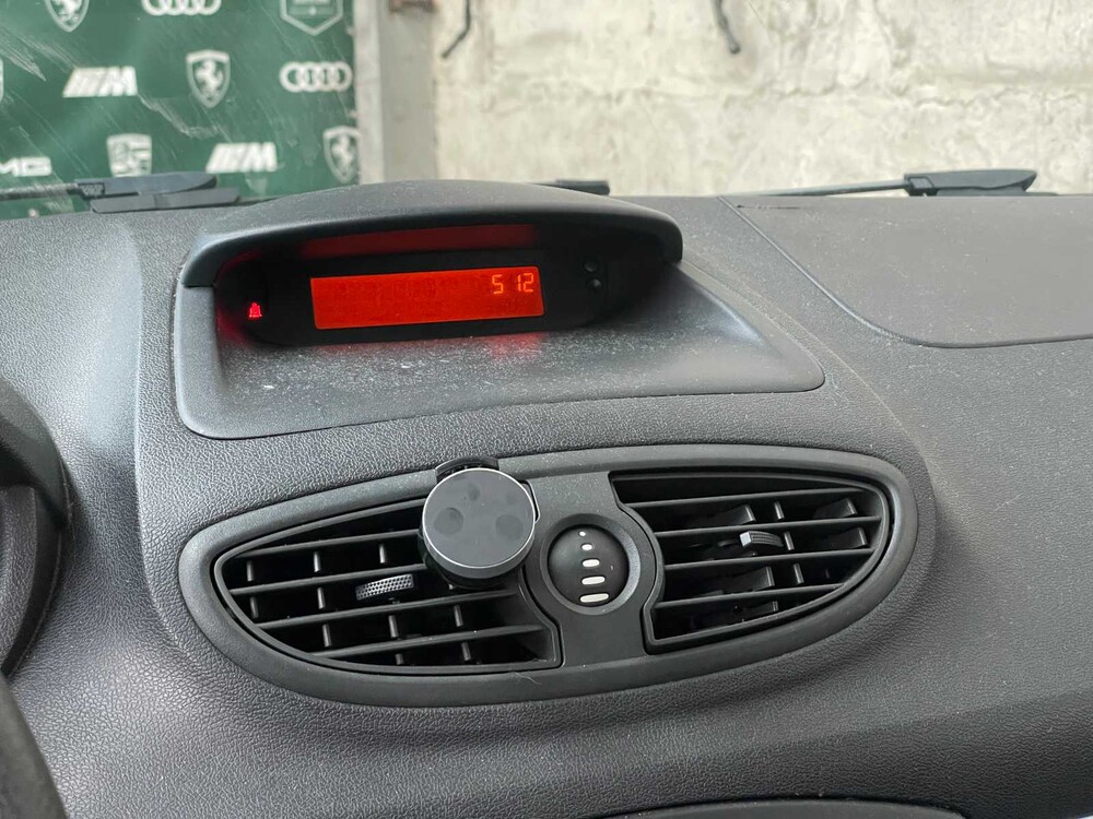 Renault Clio 1.2-16V Expression 75PS 2006, 27-TD-VH