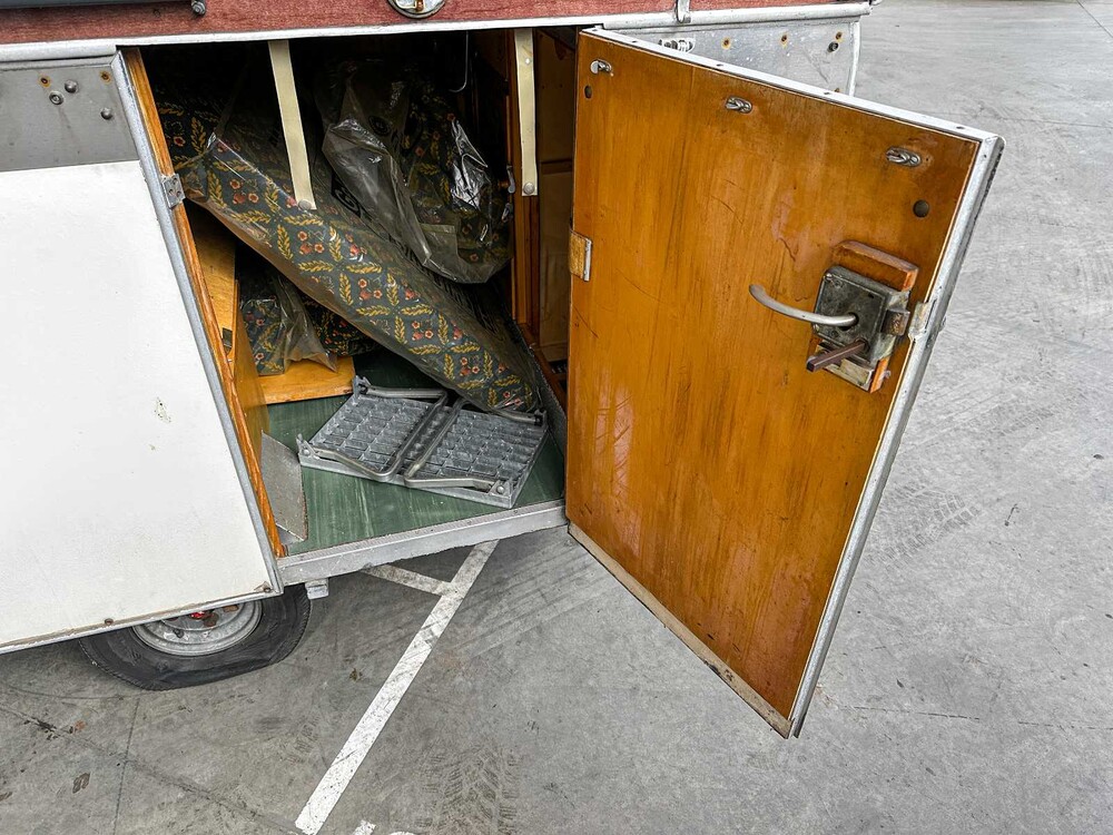 Dehtlefft 1957 348 - Caravan