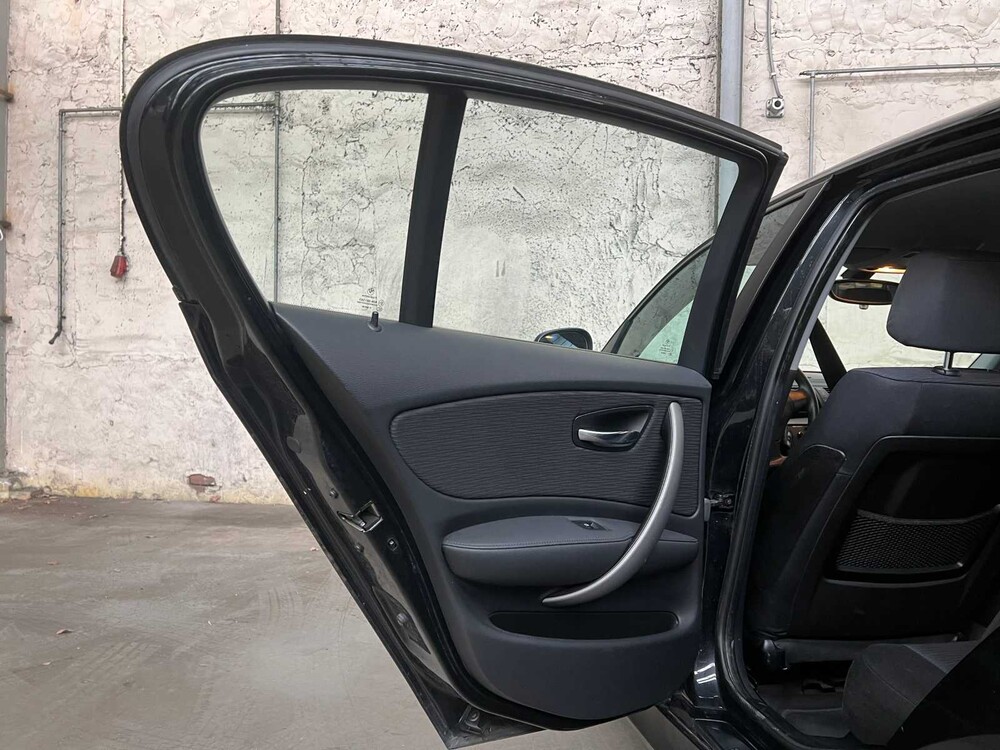 BMW 1 Series 116d 116hp 2011