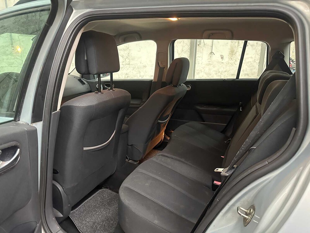 Renault Mégane Grand Tour 2.0-16V Dynam.Luxe 135PS 2005, 99-RV-ZB