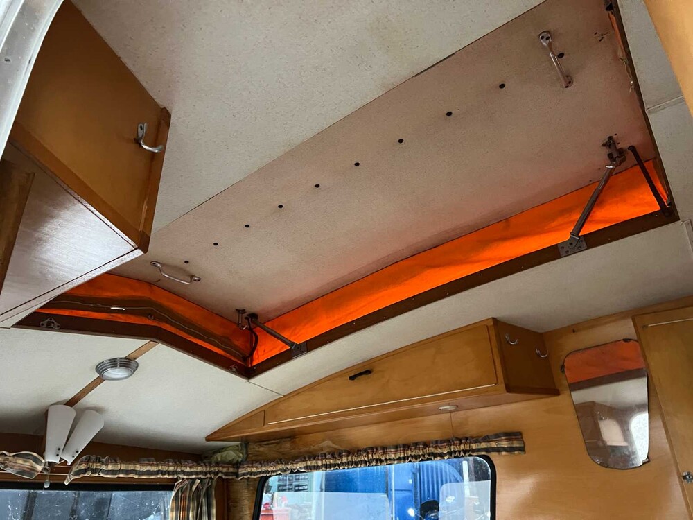 Otton Detectives Caravan