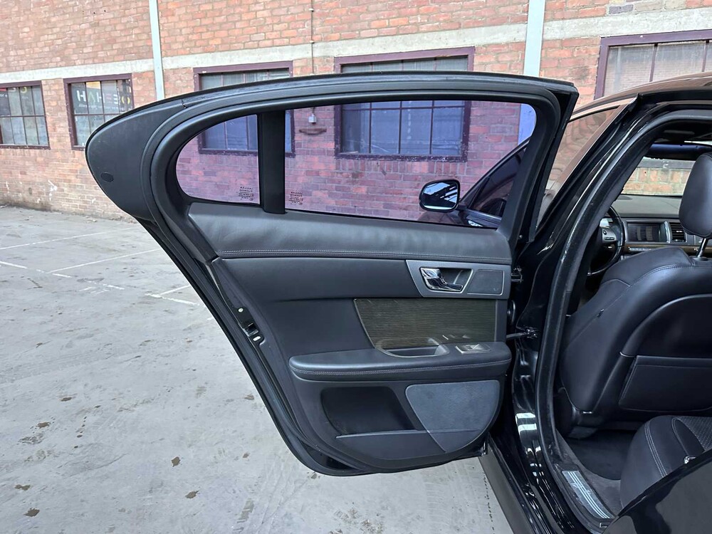 Jaguar XF R 5.0 V8 KOMPRESSOR 510PS 2011