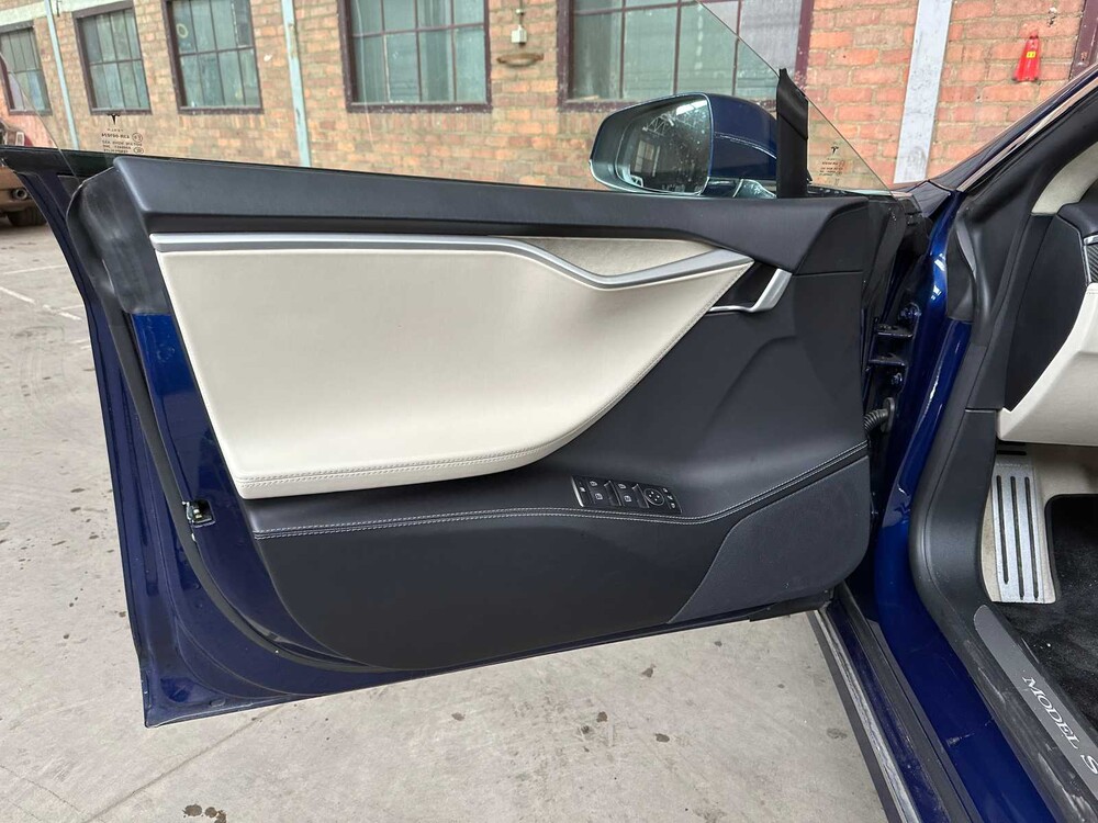 Tesla Model S 100D PERFORMANCE 612PS 2018, SV-719-Z