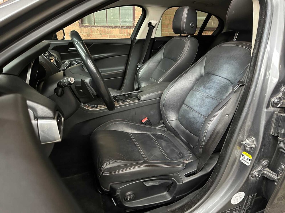 Jaguar XE 2.0 D Portfolio 179PS 2015, H-969-LL