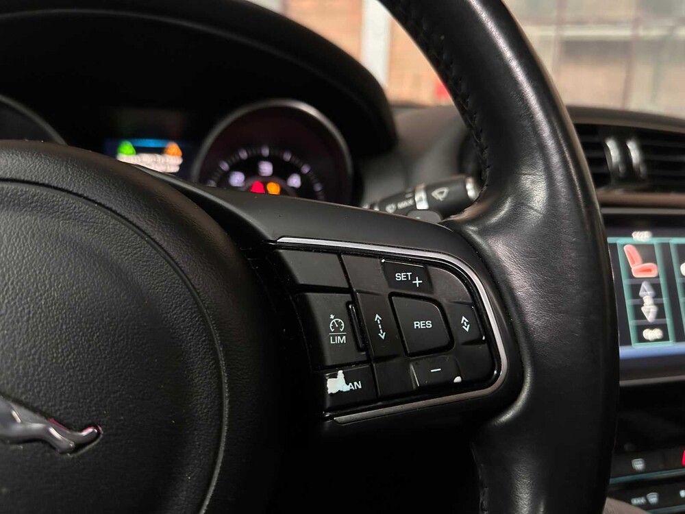 Jaguar XE 2.0 D Portfolio 179PS 2015, H-969-LL