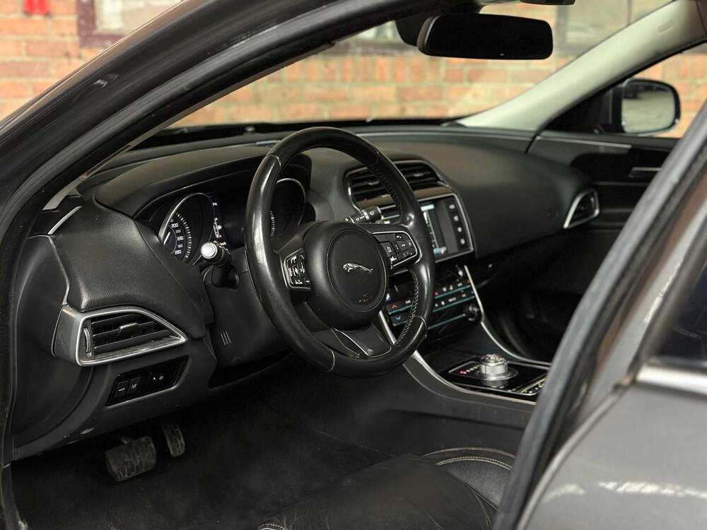 Jaguar XE 2.0 D Portfolio 179PS 2015, H-969-LL