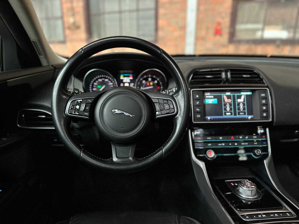 Jaguar XE 2.0 D Portfolio 179PS 2015, H-969-LL