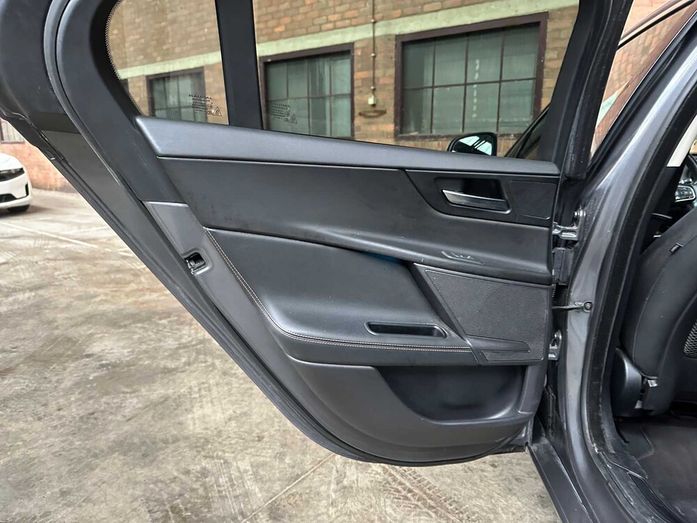 Jaguar XE 2.0 D Portfolio 179PS 2015, H-969-LL